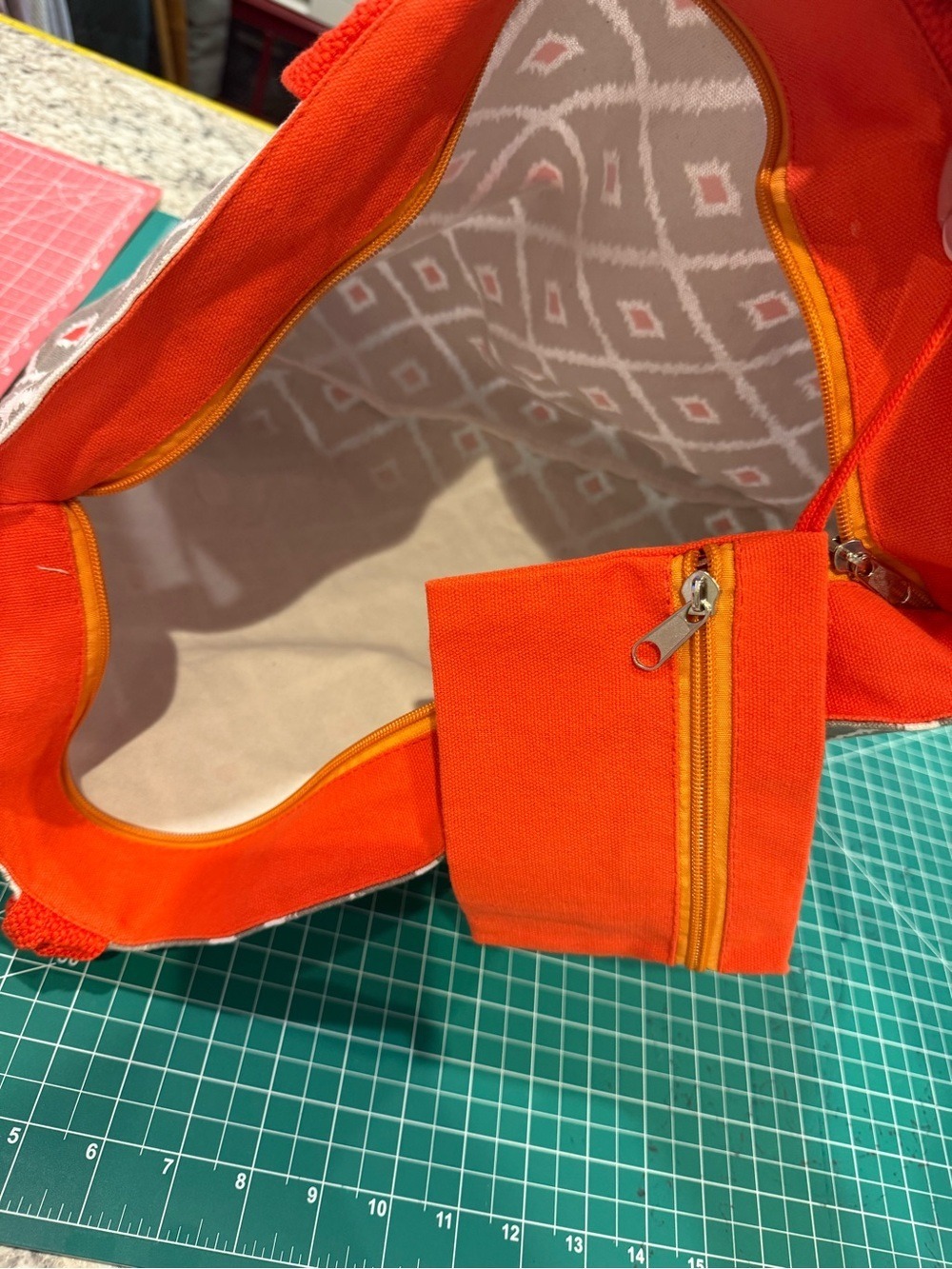 Canvas Tote Bag Gray Geometric Print Orange Handles Zip Pouch Large Shoulder Bag - Picture 5 of 5